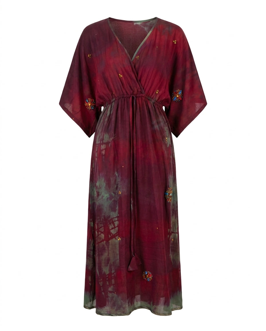 Robe portefeuille Cofur « Bali » en soie, panneaux turquoise et brun à fleurs brodées au fil doré, bordures ornées