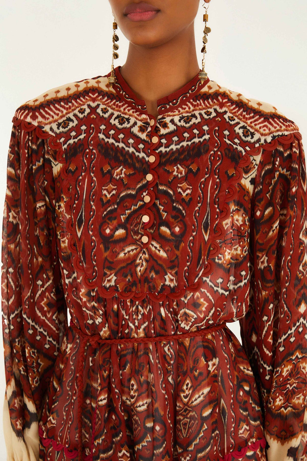 Robe FARM Rio Ainika Pineapple, festons boutonnés aux épaules et taille resserrée – détail