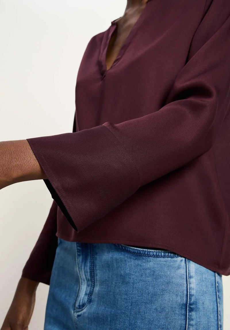 Blouse TENCEL LANIUS bordeaux, tombé fluide et manche – détail