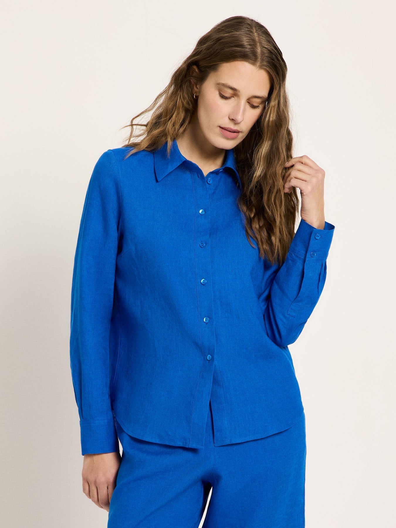 Chemisier en lin bio LANIUS GOTS Bleu Lapis – vue de face