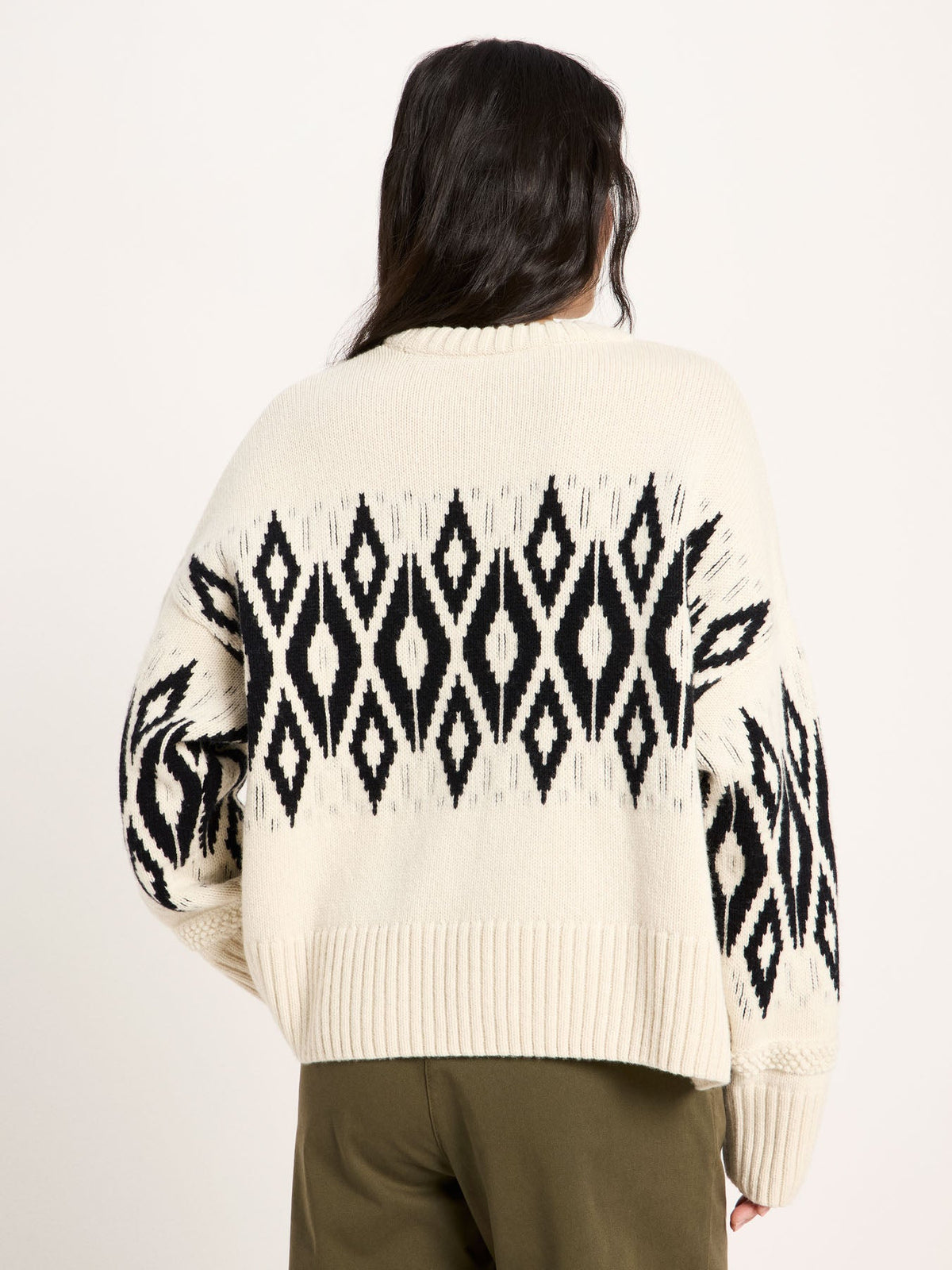 Pull norvégien LANIUS écru et noir – vue de dos