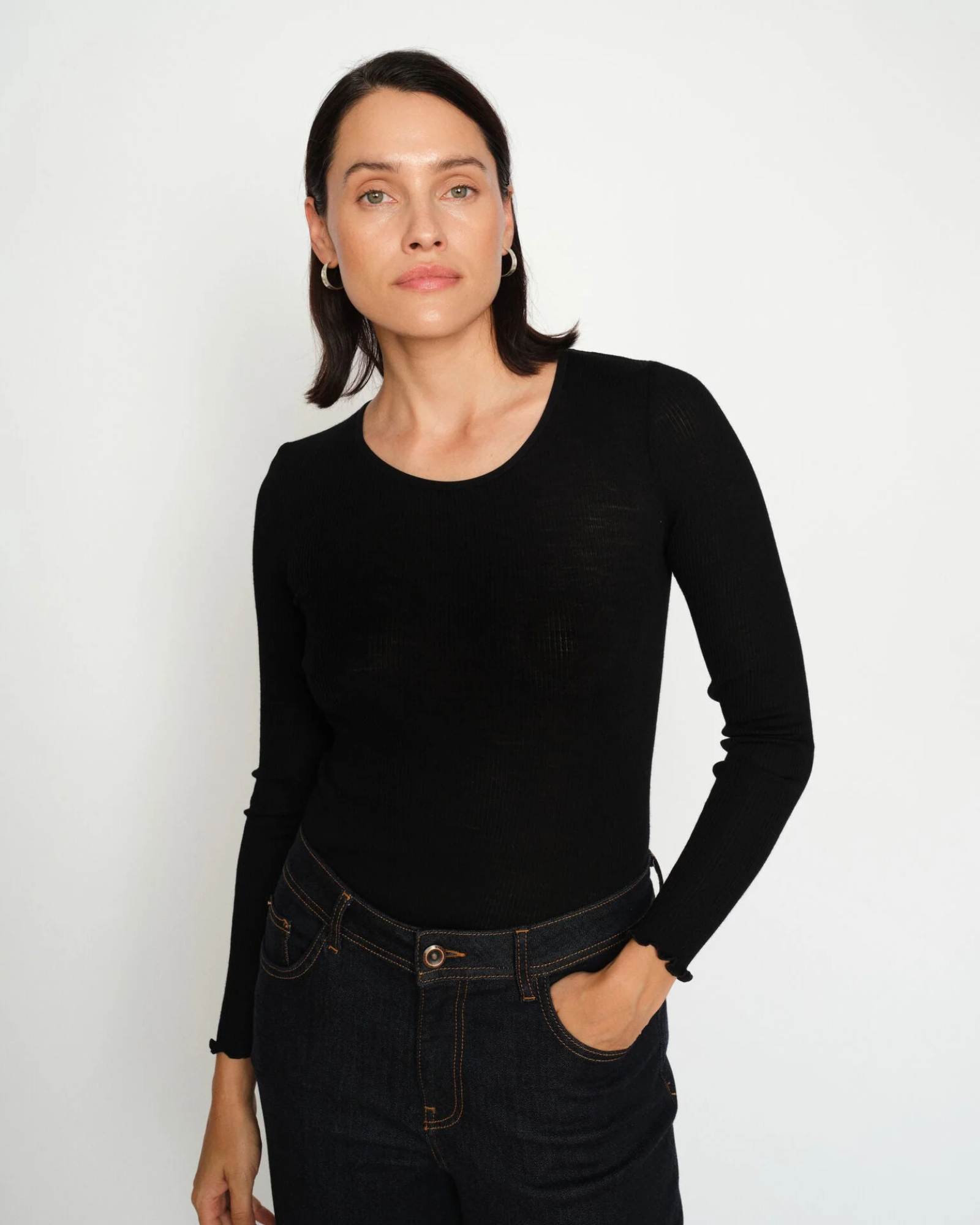 Top Elaine sans coutures MOS MOSH Noir porté par un mannequin – look complet