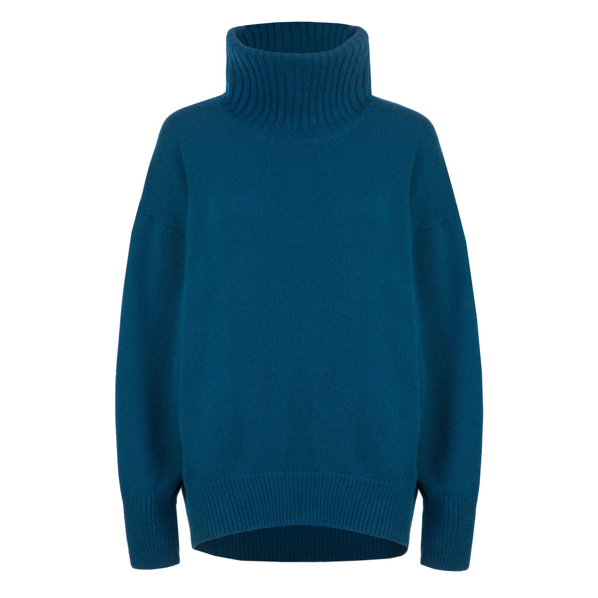 Pull col roulé Nuage Cashmere en Bleu Canard, vue de face à plat, col roulé côtelé