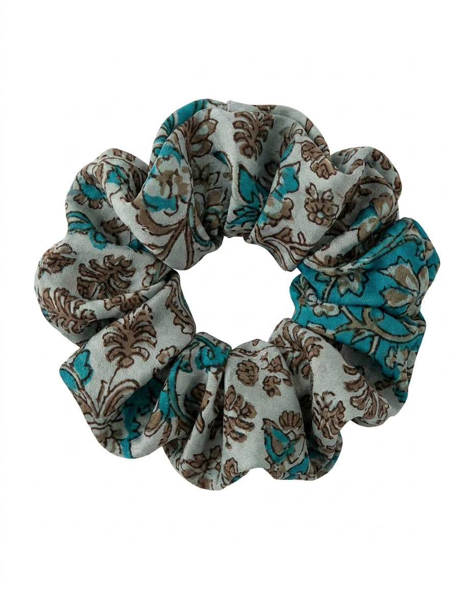 Chouchou Cofur en soie de sari upcyclée, imprimé floral brun et turquoise sur fond sauge