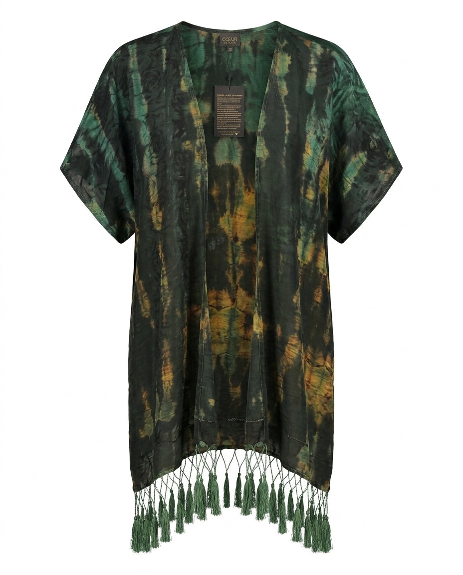 Poncho Cofur en soie de sari upcyclée, tie and dye kaki, vert sapin et rouille, ourlet bordé de pompons vert olive