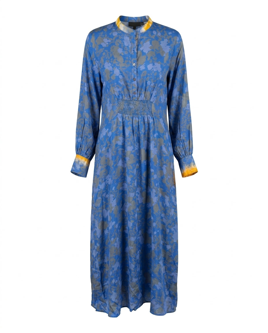 Robe-chemise Cofur « Manhattan » en soie bleu azur à imprimé floral gris, col et poignets teints en safran