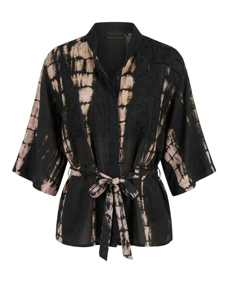 Veste-chemise Cofur « New Yorker » en soie noir et rose poudré décolorée à la main, buste habillé de dentelle noire appliquée et de perles ton sur ton