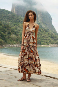 Robe longue FARM Rio en viscose à imprimé Ammonite multicolore, taille smockée et pompons, vue de face