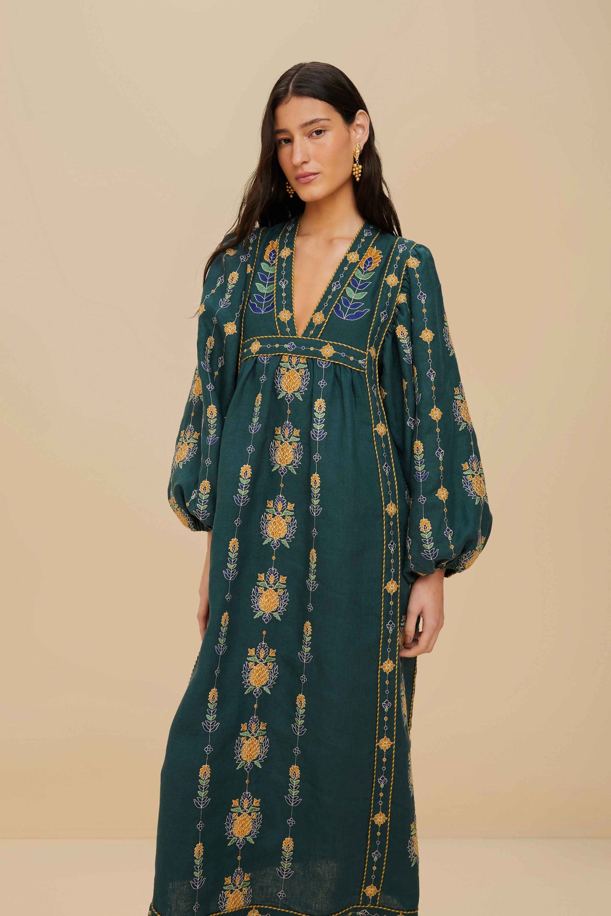 Robe tunique brodée FARM Rio Pineapple verte, manches bouffantes – vue de face