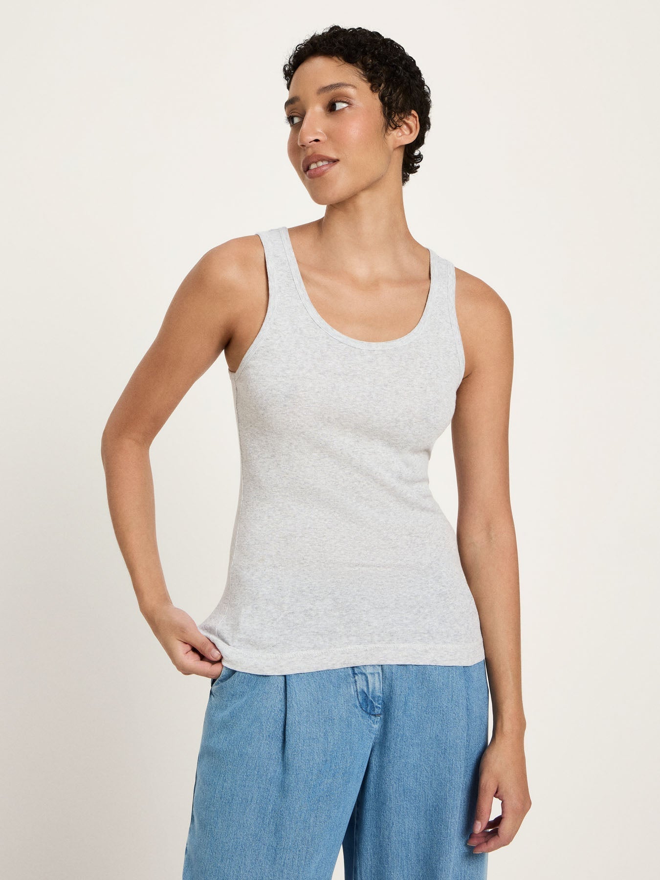 Débardeur coton bio LANIUS GOTS Gris Chiné – détail de l'encolure
