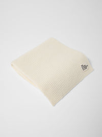 Écharpe côtelée LANIUS Blanc cassé – pliée