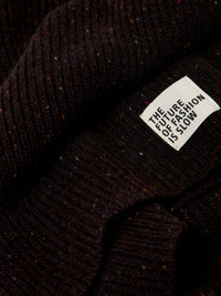 Écharpe côtelée LANIUS Chocolat tweed – détail de la maille mouchetée et de l’étiquette