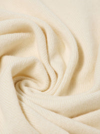 Écharpe triangle LANIUS Blanc cassé – détail de la maille douce