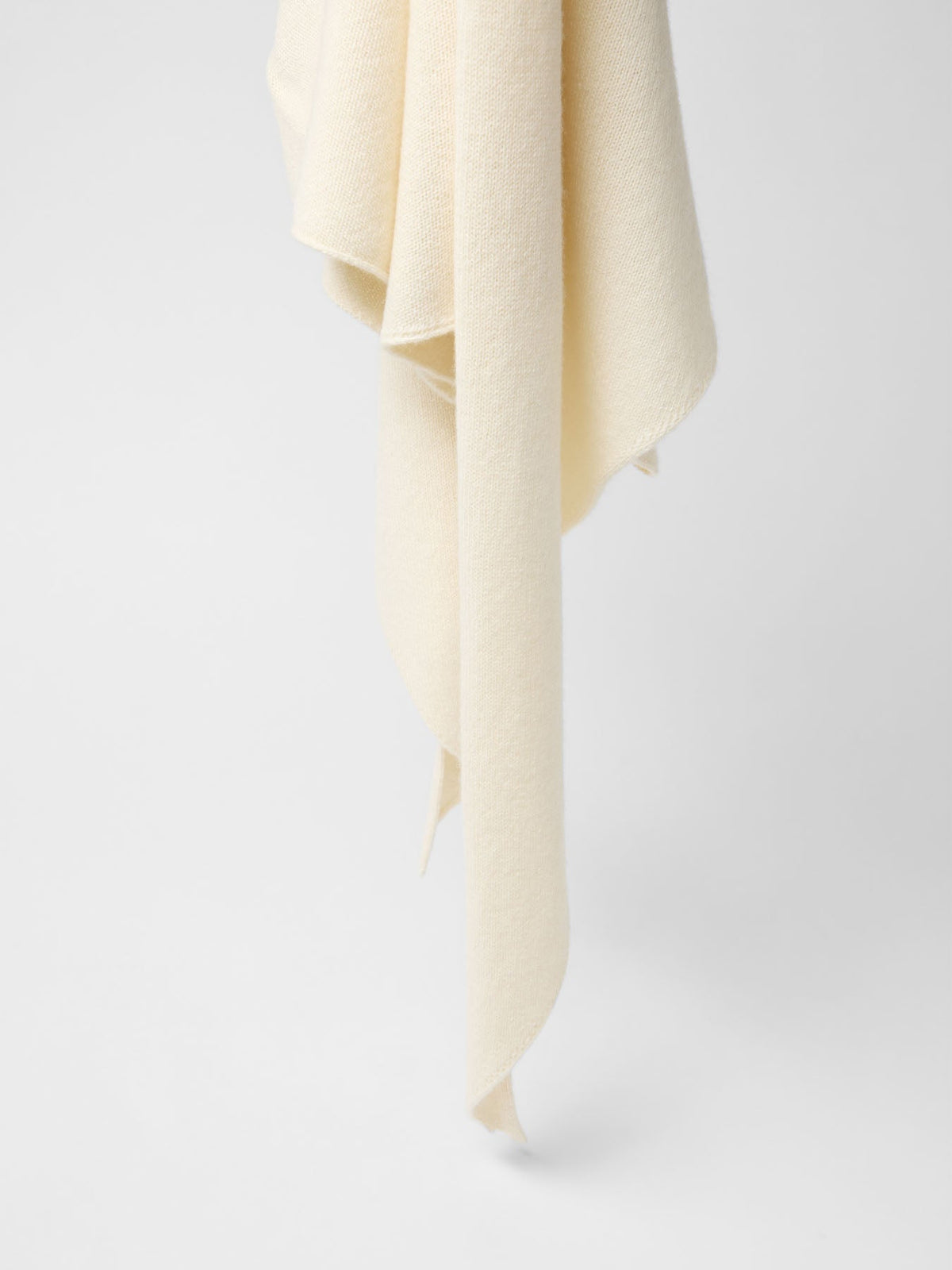 Écharpe triangle LANIUS Blanc cassé – tombé de la maille