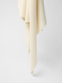 Écharpe triangle LANIUS Blanc cassé – tombé de la maille