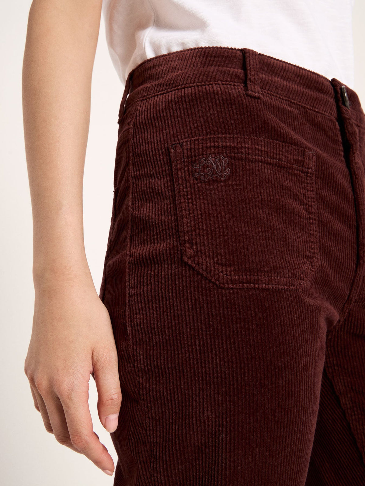Pantalon flare en velours côtelé LANIUS Chocolat – détail de la poche plaquée