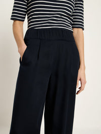 Pantalon large TENCEL LANIUS Bleu Nuit – vue de profil