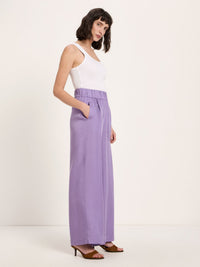 Pantalon large TENCEL LANIUS Brume Violette – détail de la taille haute