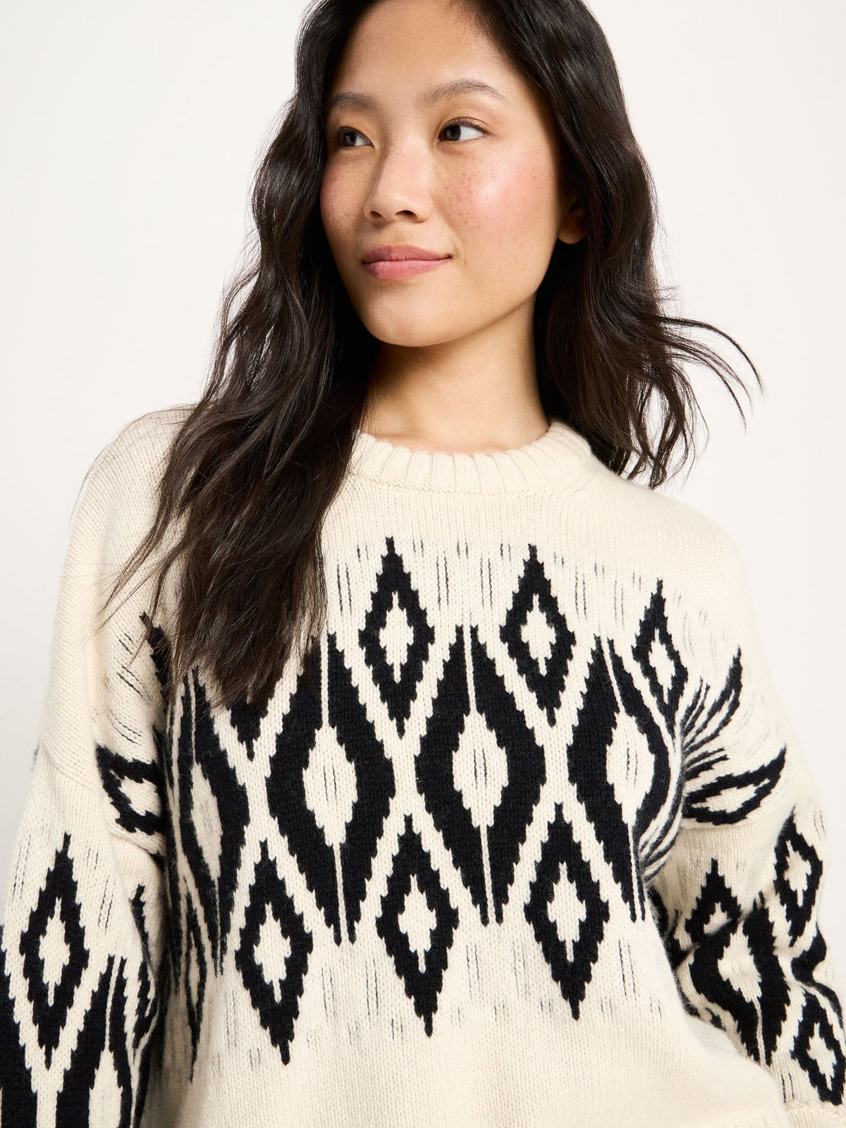 Pull norvégien LANIUS écru et noir, motif jacquard – vue buste