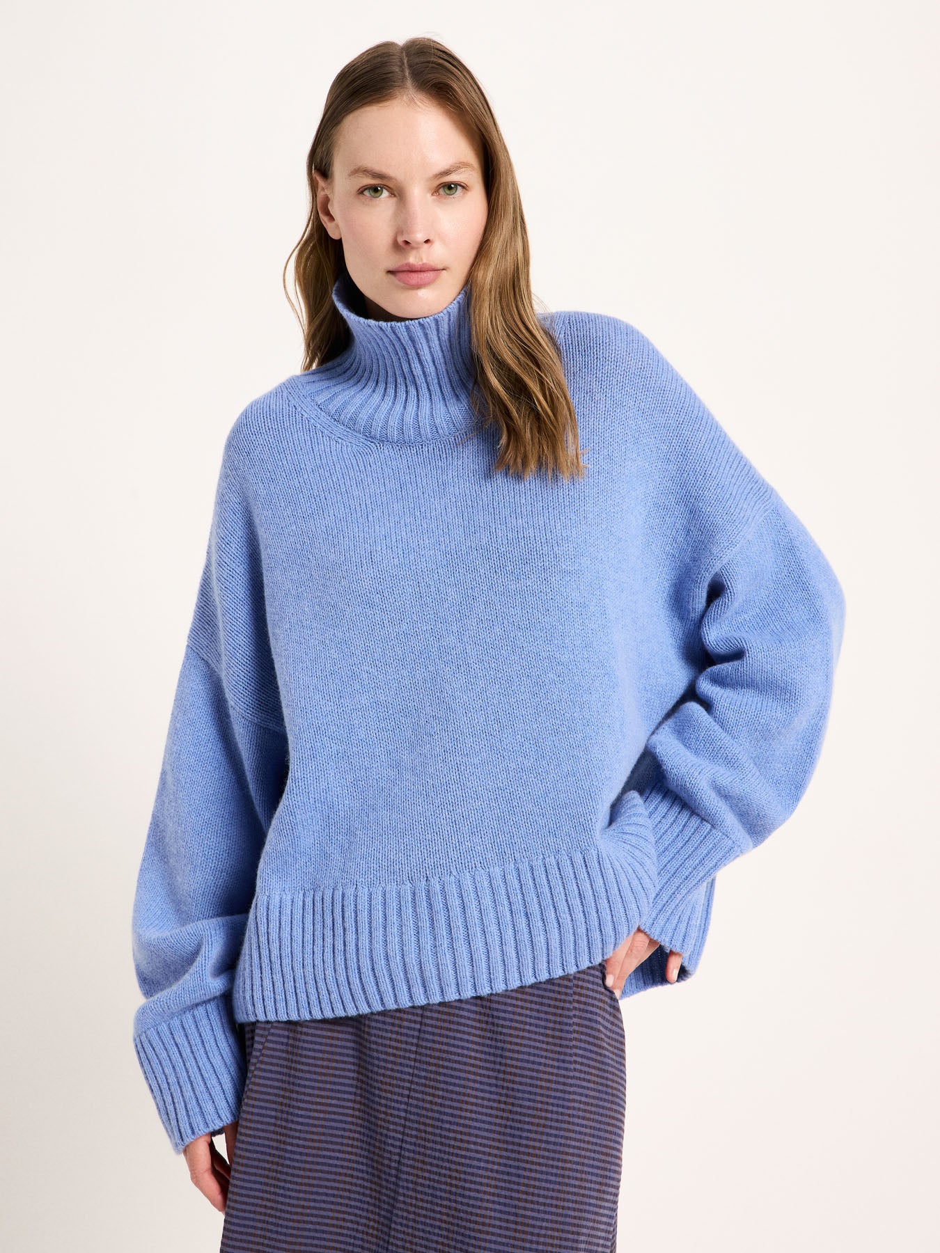 Pull oversize LANIUS Bleu clair chiné, col montant côtelé – vue de face
