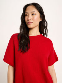 Pull sans manches en laine et coton bio LANIUS Rouge, emmanchures larges – vue rapprochée