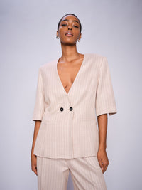 Blazer Carli Inah MOS MOSH Sesame porté avec le pantalon Issa Inah écru – look complet