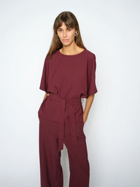 Blouse Rikala Miley MOS MOSH Port Royale portée ceinturée avec le pantalon assorti – vue de face