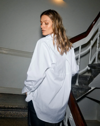 Chemise oversize Enola MOS MOSH Blanc – vue de profil, coupe ample