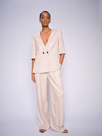 Pantalon Issa Inah MOS MOSH Sesame porté avec le blazer Carli Inah assorti – look complet