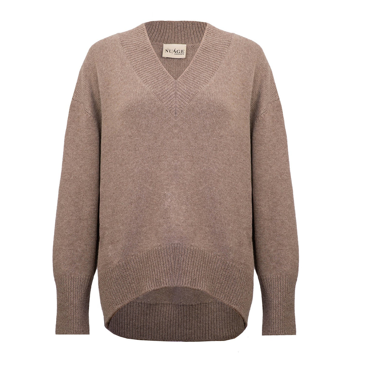 Pull col V Iconic Nuage Cashmere en Capuccino, vue de face à plat, cachemire non teint